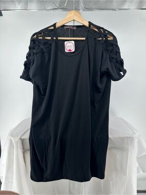 Sheila Rose Black Crisscross Short Sleeve NWT